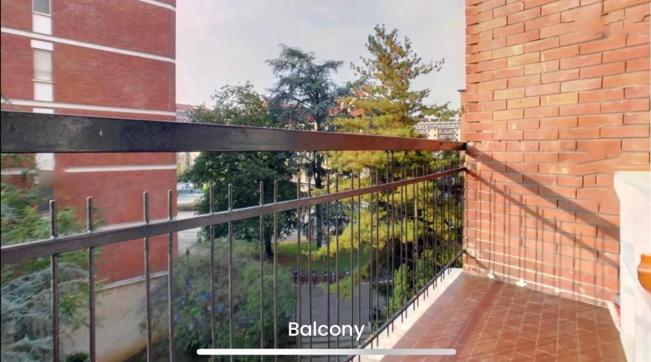 Metro Famagosta - Luminoso Con Balcone Free Wifi & Parking Appartement *